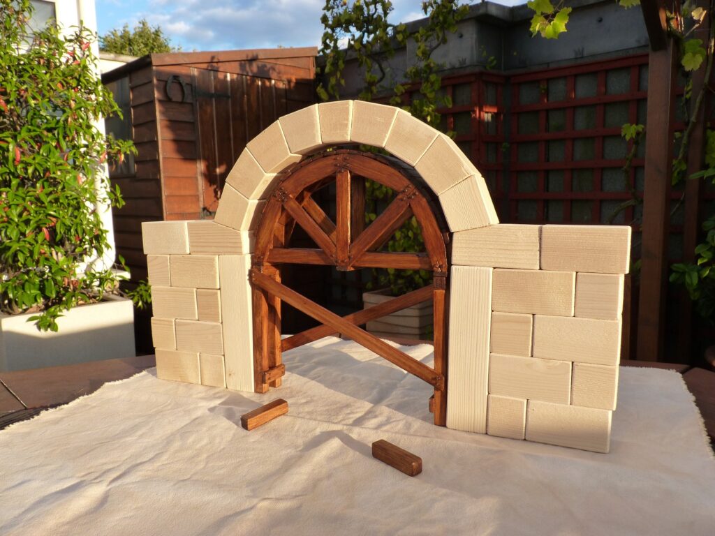 model of a roman arch with centering