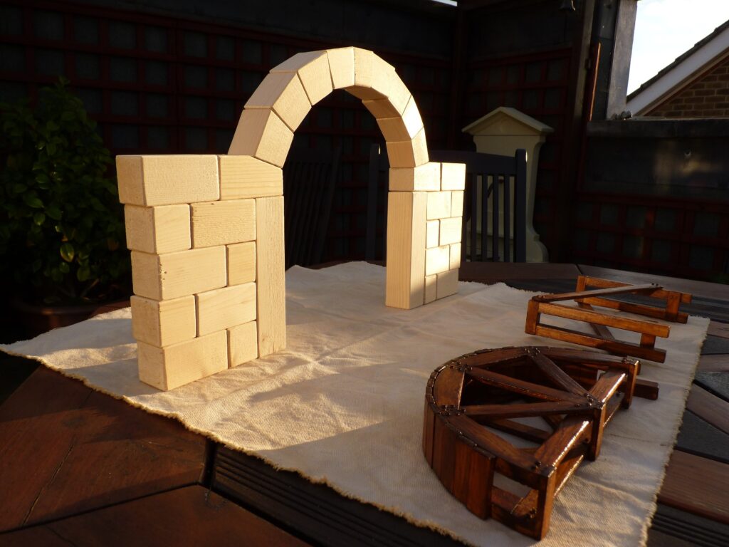 model of a roman arch with centering
